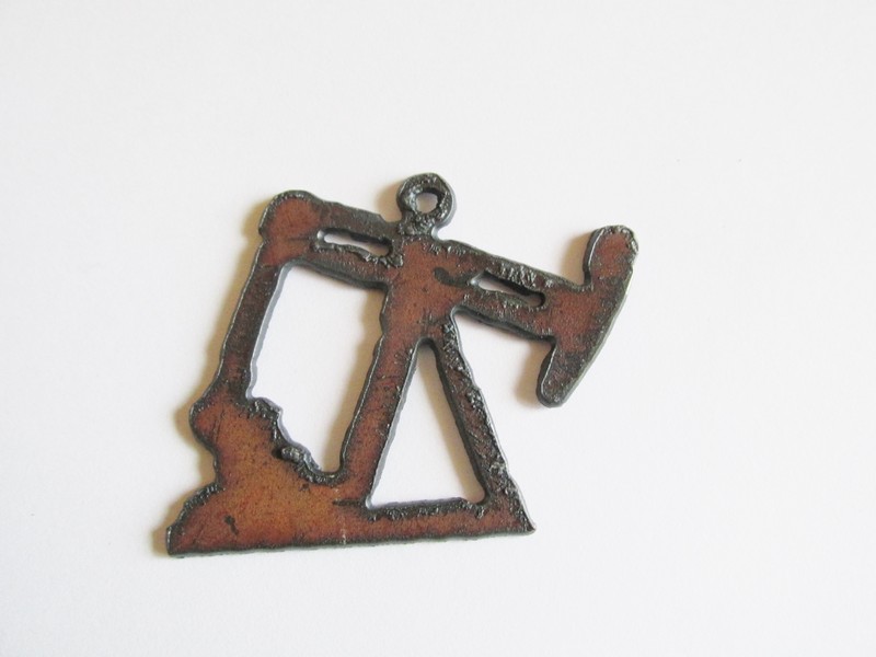 (image for) Oil rig rustic metal pendant #TT800 - Click Image to Close
